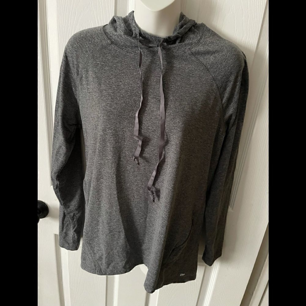 Women’s long sleeve hooded shirt